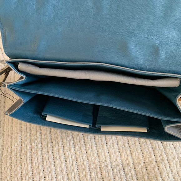 PRADA - Picture 5 of 7